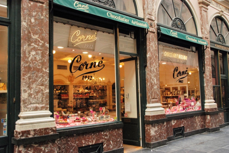 patisserie-BRUE AURIAC-min_chocolate_chocolaterie_shop_luxury_chic_gallery_brussels_belgium-558146